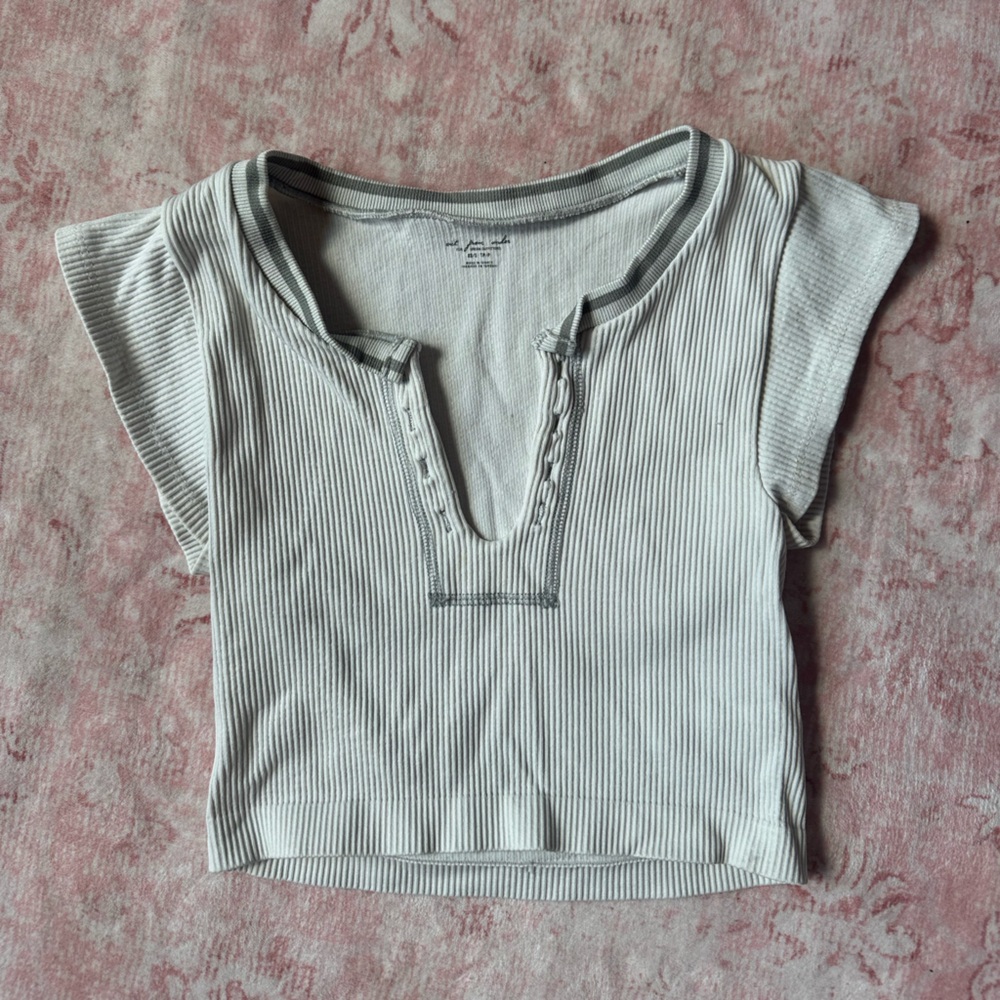 Urban Outfitters Crop Cap Sleeve Tee✨